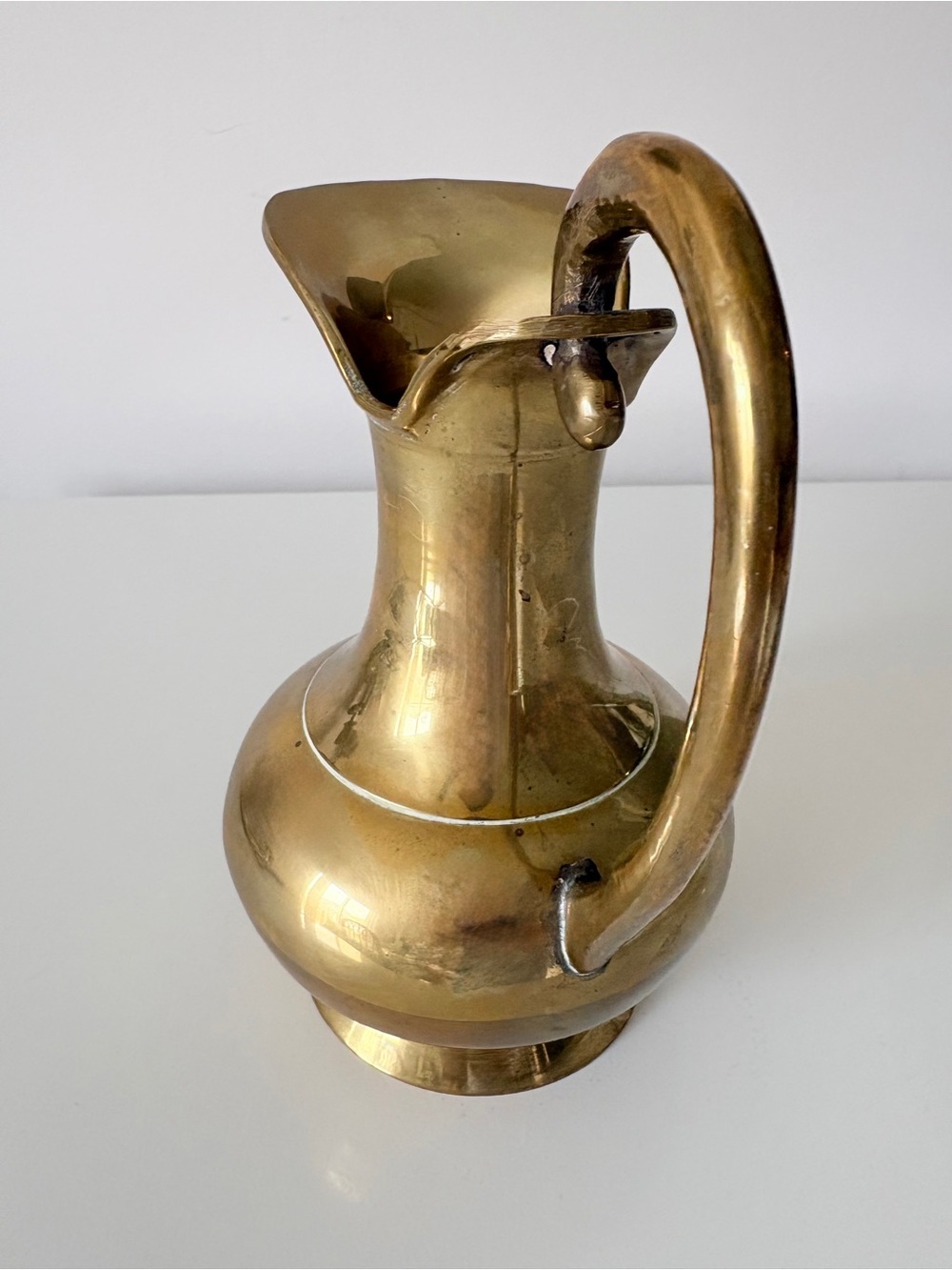 Vintage Brass Pitcher 8" Heavy Solid Brads Ewer Vase Made in India - Picture 6 of 9